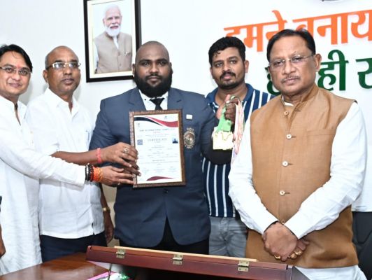 छत्तीसगढ़ के प्रेम राजन रौतिया ने इंटरनेशनल पावरलिफ्टिंग में दिलाया स्वर्ण पदक, मुख्यमंत्री से की मुलाकात