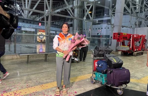 जापान में गोल्ड जीतकर लौटी नमी राय पारेख, रायपुर एयरपोर्ट पर हुआ भव्य स्वागत