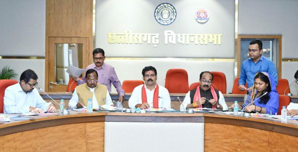 मंत्रिपरिषद की उपसमिति की हुई बैठक, डिप्टी सीएम विजय शर्मा ने की राजनीतिक आंदोलनों से संबंधित मामलों की समीक्षा