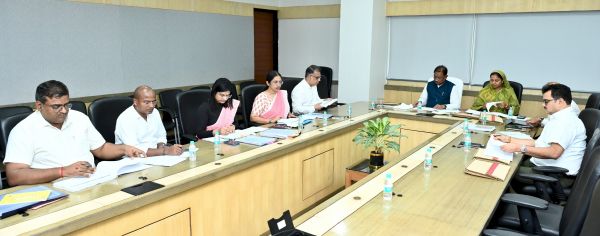 मुख्यमंत्री ने समाज कल्याण विभाग के कार्यों की समीक्षा की