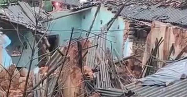 लगातार हो रही बारिश से कच्चा मकान ढहा, एक की मौत