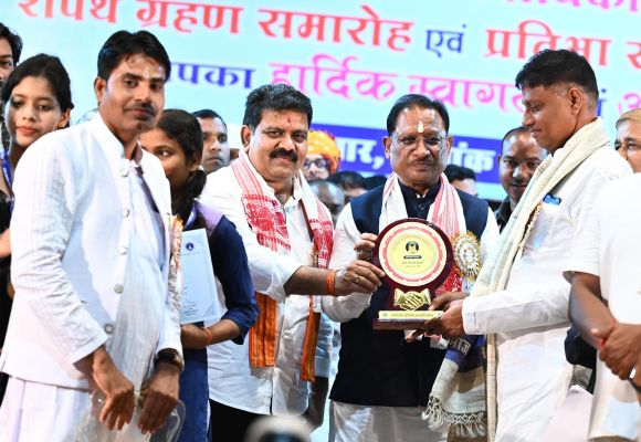 सतनामी समाज के नवनिर्वाचित पदाधिकारियों के शपथग्रहण समारोह में शामिल हुए मुख्यमंत्री विष्णुदेव साय