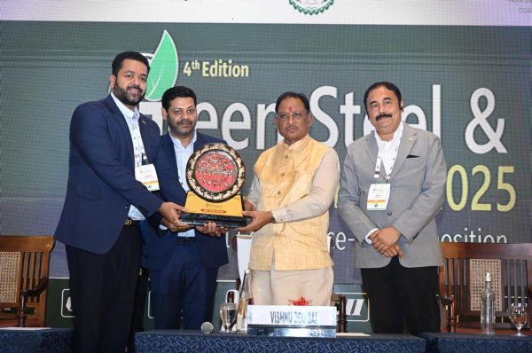 मुख्यमंत्री विष्णुदेव साय ग्रीन स्टील और माइनिंग समिट में हुए शामिल