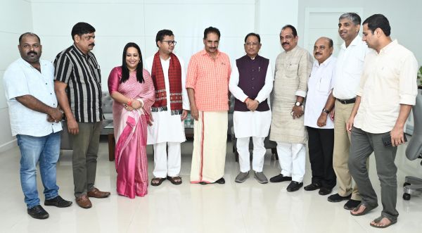 मुख्यमंत्री साय से केरल एवं ओडिशा के सांसदों के प्रतिनिधिमंडल ने की मुलाकात