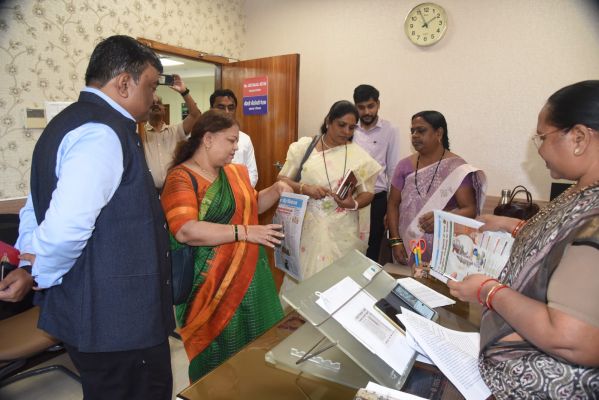 छत्तीसगढ़ बना रोल मॉडल: छत्तीसगढ़ संवाद व जनसंपर्क विभाग की कार्यप्रणाली ने महाराष्ट्र के अधिकारियों को किया प्रभावित