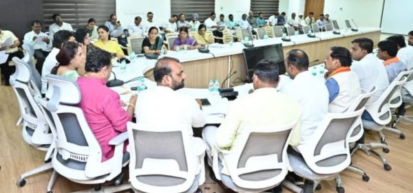 मेयर इन काउंसिल की महत्वपूर्ण बैठक हुई समाप्त