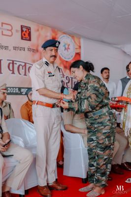 पुलिस ग्राउंड रायपुर में हेल्पिंग हैंड्स ने रचा इतिहास, हजारों कलाइयों में सामाजिक बहनों ने राखी बांध मनाया रक्षाबंधन के त्यौहार