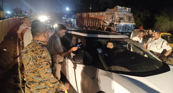 यातायात नियमों का उल्लंघन करने वाले 31 वाहन चालकों पर की गई कार्रवाई