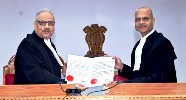 न्यायमूर्ति रविन्द्र कुमार अग्रवाल होंगे हाईकोर्ट के स्थायी न्यायाधीश, मुख्य न्यायाधीश रमेश सिन्हा ने दिलाई शपथ