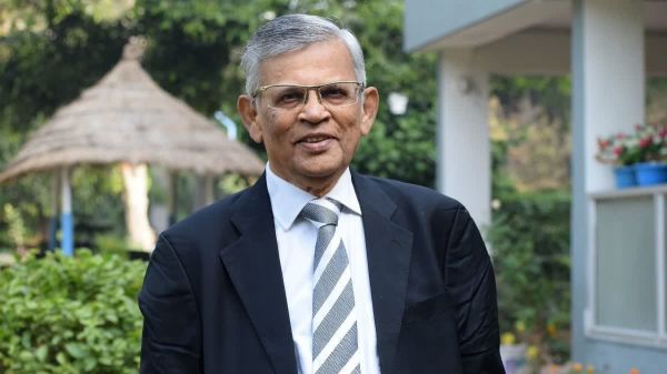 एम्स रायपुर को मिला नया अध्यक्ष, पद्मश्री डॉ. बुधेन्द्र कुमार जैन संभालेंगे जिम्मेदारी