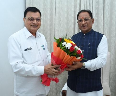 मुख्यमंत्री साय से वाणिज्य एवं उद्योग मंत्री लखनलाल देवांगन ने की सौजन्य मुलाकात