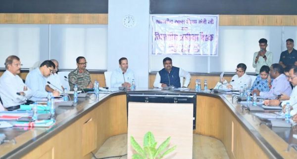 शिक्षा मंत्री गजेन्द्र यादव ने कार्यभार ग्रहण करते ही की विभागीय कार्यों की समीक्षा, अधिकारियों को दिए स्पष्ट निर्देश