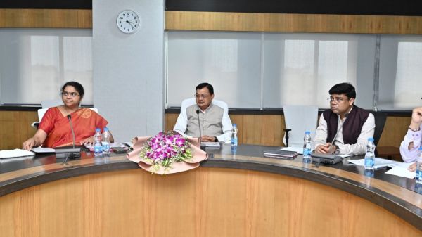 शराब दुकानों में जल्द शुरू होगी ये व्यवस्था, आबकारी मंत्री देवांगन ने दिए अधिकारियों को निर्देश