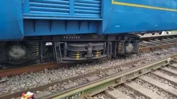 मालगाड़ी का पहिया पटरी से उतरा 