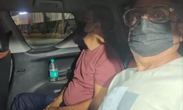 झारखंड जेल से रायपुर लाए गए आरोपी अतुल सिंह और मुकेश मनचंदा  