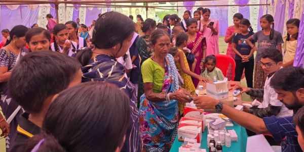 छत्तीसगढ़ राज्य के रजत जयंती वर्ष पर ग्राम बेमचा में महतारी मेगा हेल्थ कैम्प का किया गया आयोजन 