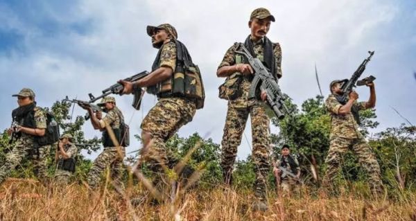 सुरक्षाबलों की बड़ी कार्रवाई: भारी मात्रा में हथियार बरामद, नक्सली कैंप खाली कर भागे