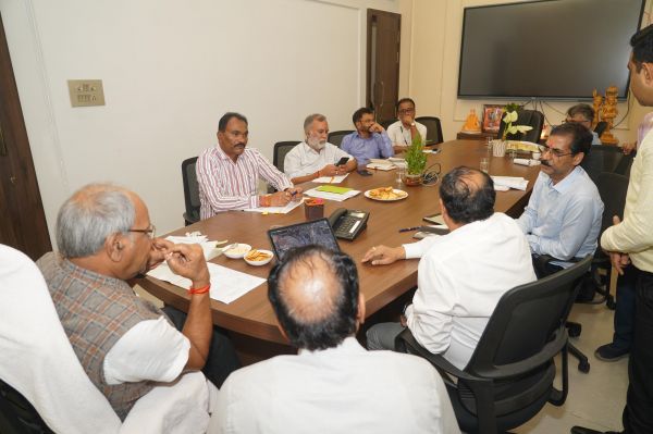 राजधानी रायपुर के यातायात को मिलेगा नया स्वरूप, सांसद बृजमोहन अग्रवाल की पहल पर पीडब्ल्यूडी की समीक्षा बैठक में लिए गए अहम निर्णय