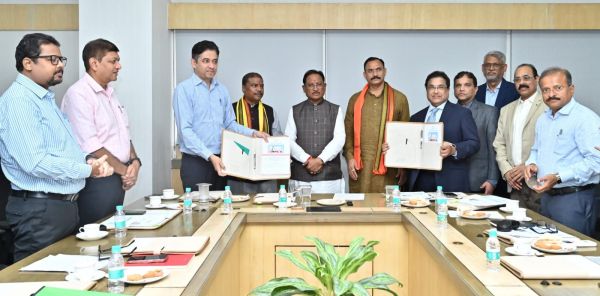 मुख्यमंत्री और स्वास्थ्य मंत्री की उपस्थिति में चिकित्सा शिक्षा विभाग, छत्तीसगढ़ और कॉन्टिनेंटल हॉस्पिटल तेलंगाना के बीच एमओयू पर हस्ताक्षर