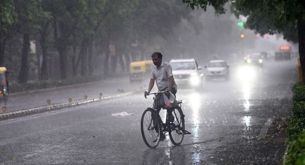 थमने लगा बारिश का दौर, मौसम विभाग ने जताई अगले दो दिनों में राहत की संभावना