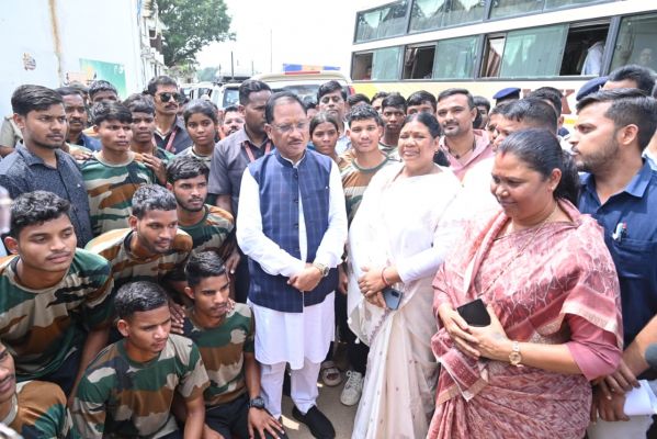 मुख्यमंत्री विष्णुदेव साय से 26 अग्निवीरों ने की मुलाकात