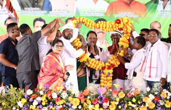 नरहरपुर में आयोजित ठाकुर जोहारनी कार्यक्रम में शामिल हुए मुख्यमंत्री: क्षेत्रवासियों को दी विभिन्न सौगात