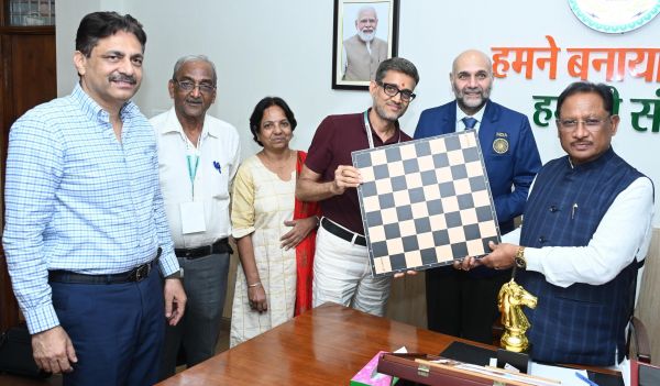 मुख्यमंत्री साय से ग्रैंडमास्टर प्रवीण महादेव थिप्से ने की सौजन्य भेंट