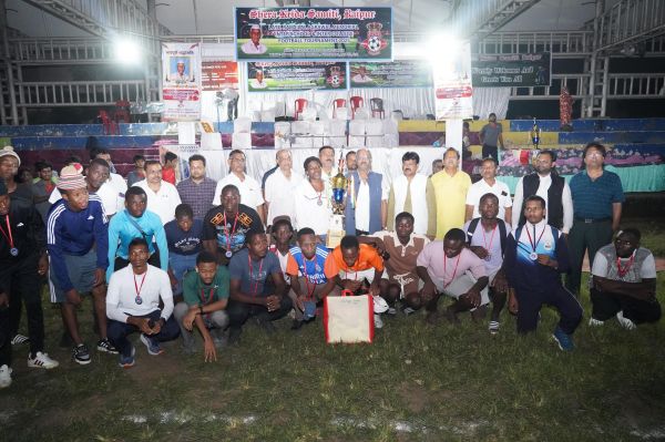 स्व. रामजी लाल अग्रवाल स्मृति फुटबॉल प्रतियोगिता का समापन, सांसद बृजमोहन अग्रवाल ने विजेताओं को किया पुरस्कृत