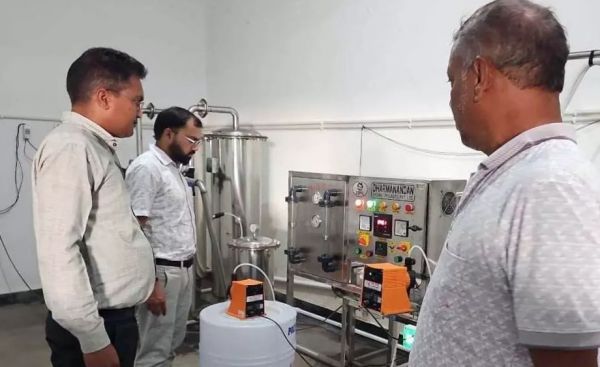 मिलावट रोकने खाद्य विभाग की कार्रवाई, कई दुकानों में दी दबिश  