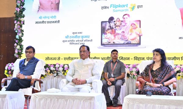 छत्तीसगढ़ की दीदियां बनीं आत्मनिर्भरता की ब्रांड एंबेसडर : लखपति दीदियों की सफलता हजारों महिलाओं के लिए बनेगी प्रेरणा &ndash; मुख्यमंत्री&nbsp;साय