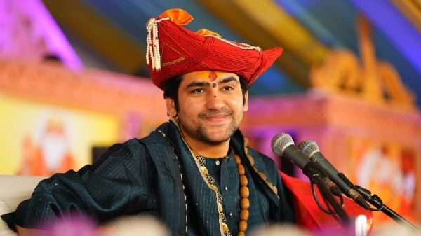 धर्मांतरण और नक्सलवाद जैसी बड़ी चुनौतियों से मुक्त हो रहा छत्तीसगढ़ : धीरेंद्र कृष्ण शास्त्री  