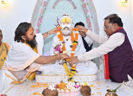 संतों के आशीर्वाद और जनसहयोग से छत्तीसगढ़ आगे बढ़ रहा है विकास और आस्था के मार्ग पर - मुख्यमंत्री विष्णुदेव साय