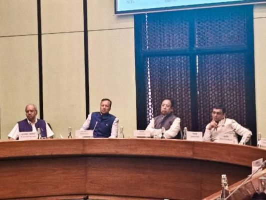 प्राक्कलन समिति की बैठक में सांसद बृजमोहन अग्रवाल ने पारदर्शिता, गुणवत्ता और नवाचार को लेकर रखे ठोस सुझाव