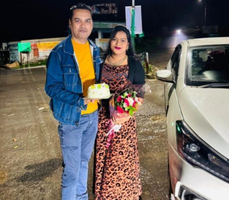 स्वास्थ्य मंत्री के निज सचिव की पत्नी ने सड़क पर सेलिब्रेट किया बर्थडे, कांग्रेस ने पूछा&hellip;..क्या हाईकोर्ट के नियम सिर्फ जनता के लिए ?