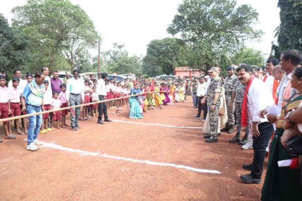 उप मुख्यमंत्री विजय शर्मा ने सुदूर वनांचल ग्राम कच्चापाल में बस्तर ओलंपिक 2025 का किया शुभारंभ