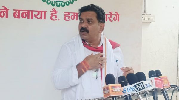 21 नक्सलियों के आत्मसमर्पण का गृह मंत्री विजय शर्मा ने किया स्वागत, कहा-