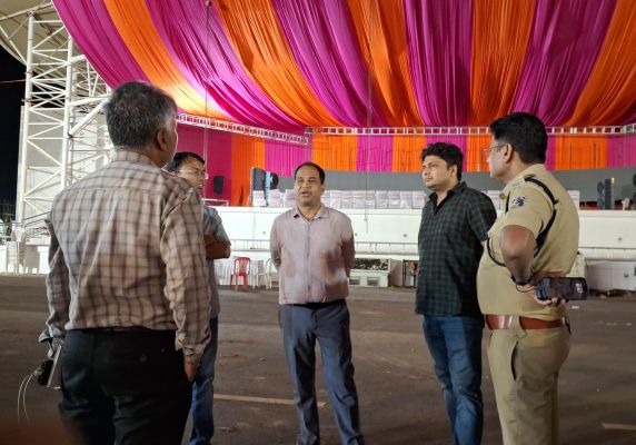 कलेक्टर डॉ. गौरव सिंह ने राज्योत्सव स्थल का किया निरीक्षण