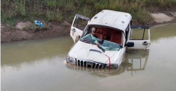 तेज रफ्तार स्कार्पियों नहर में पलटी&hellip;&hellip;हादसे में 2 की मौत, चार की हालत गंभीर