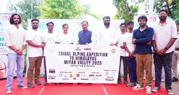 मुख्यमंत्री विष्णुदेव साय ने किया हिमालय अभियान के पर्वतारोहियों का सम्मान