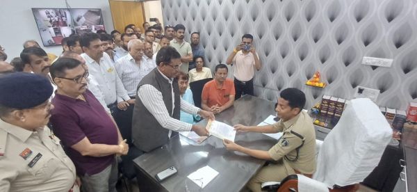 महाराजा अग्रसेन पर विवादित टिप्पणी के बाद अग्रवाल समाज ने थाने का किया घेराव