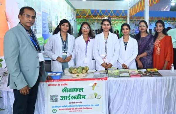 राज्योत्सव में सीताफल से पल्प और आइसक्रीम बनाने का प्रदर्शन,&nbsp;महिलाओं को स्वरोजगार से जोड़ने प्रशिक्षण, महात्मा गाँधी उद्यानिकी विश्वविद्यालय की अभिनव पहल