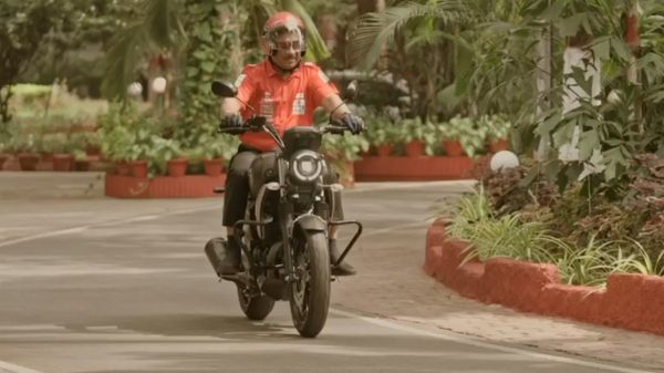 बाइकर अवतार में नजर आए CM साय, रेड टी शर्ट, गॉगल और हेलमेट लगाकर की राइडिंग