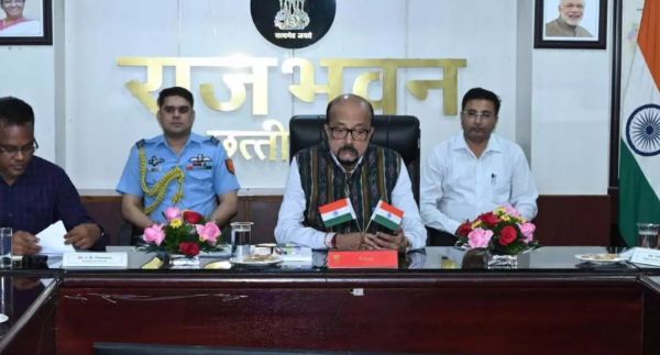 मानवीय संवेदना के साथ आकांक्षी क्षेत्रों में विकास कार्य करें : राज्यपाल रमेन डेका