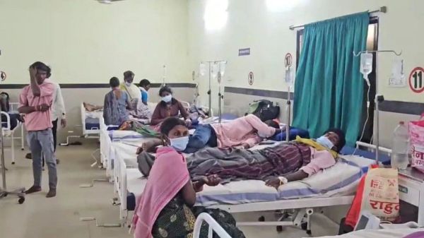 डायरिया का कहर : मृत्यु भोज के बाद गांव में फैला संक्रमण, एक की मौत, 50 से अधिक लोग बीमार