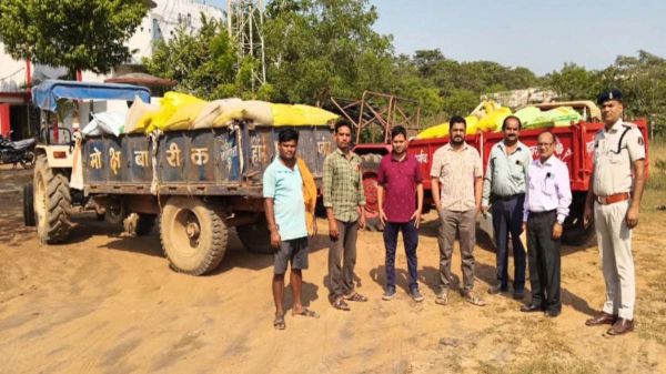 अवैध धान परिवहन पर जिला प्रशासन की कार्रवाई, दो ट्रैक्टर धान जब्त