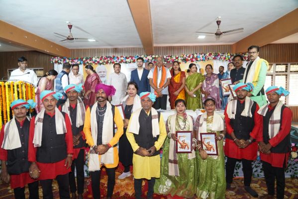 जनजातीय गौरव दिवस पर सांसद बृजमोहन ने धरती आबा बिरसा मुंडा को किया नमन, आदिवासी समाज को बताया पर्यावरण प्रहरी