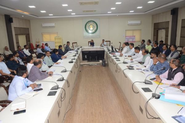 कलेक्टर डॉ. गौरव सिंह ने पीएम सूर्य घर मुफ्त बिजली योजना की साप्ताहिक समीक्षा की