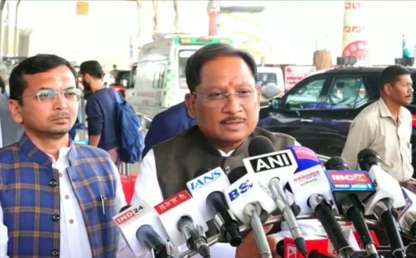 दिल्ली के लिए CM साय रवाना : दो दिवसीय दौरे में छत्तीसगढ़ राज्य दिवस में करेंगे शिरकत