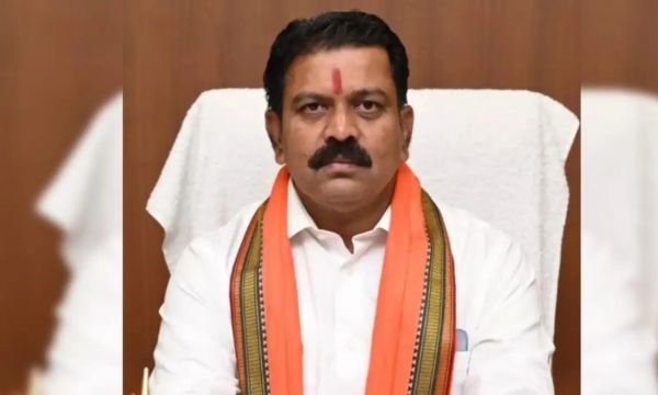 दिल्ली में हिड़मा के समर्थन में नारेबाजी करने वालों को डिप्टी सीएम शर्मा ने छत्तीसगढ़ आने का दिया न्योता