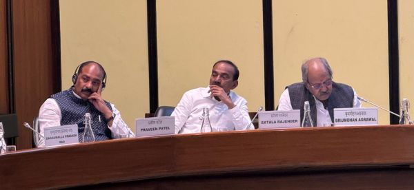 दवाइयों पर &lsquo;एक राष्ट्र&ndash;एक दाम&rsquo; की मांग उठाने वाले देश के पहले सांसद बने बृजमोहन अग्रवाल, एक्सपायरी दवाओं के राष्ट्रीय निस्तारण नीति की जोरदार वकालत की